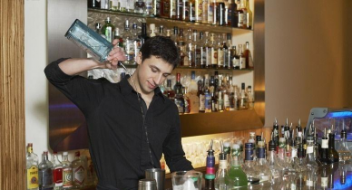 酒吧調酒師學徒培訓 如何考取調酒師資格證